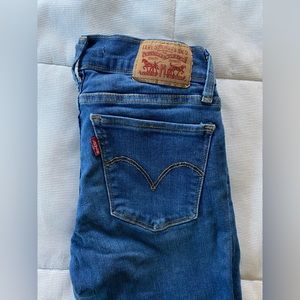 Levi’s 710 Super Skinny Jeans
